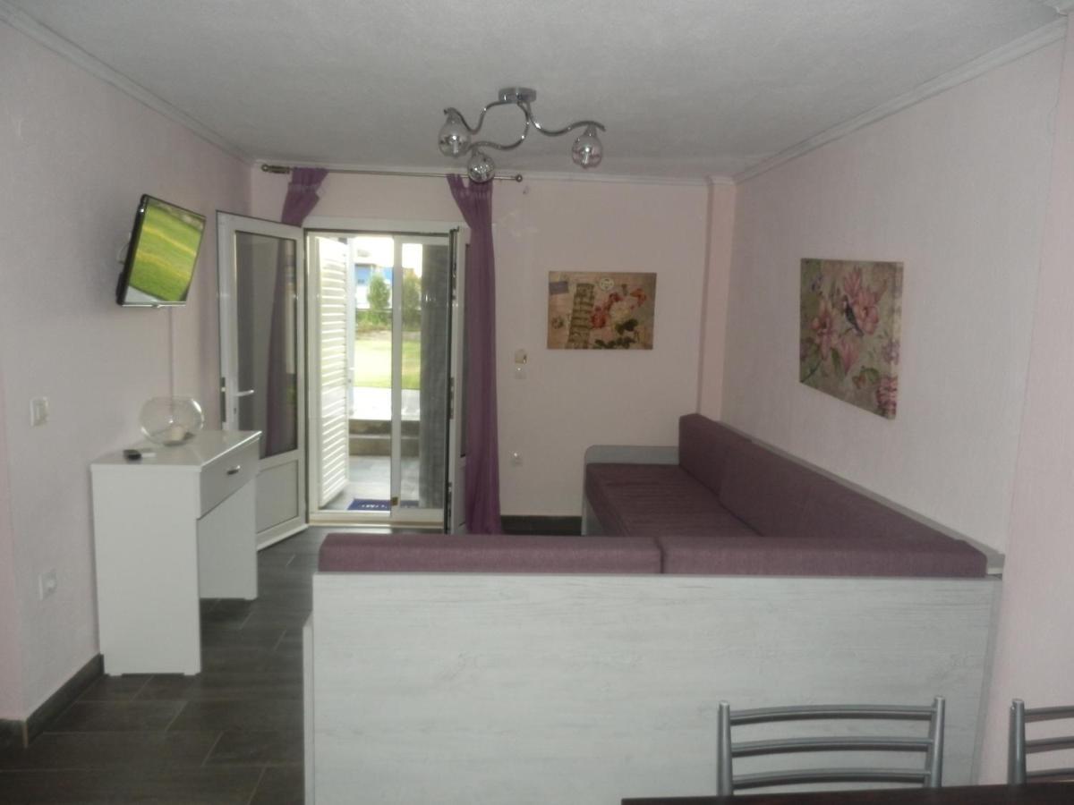Zephyros Family Apartments 2 Ormos Panagias Exterior photo